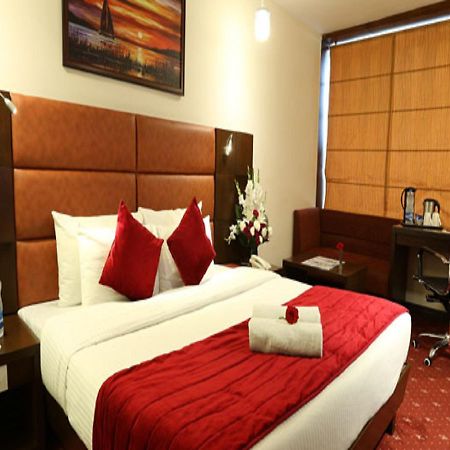 Hotel Sunbeam Premium Zirakpur Exterior foto