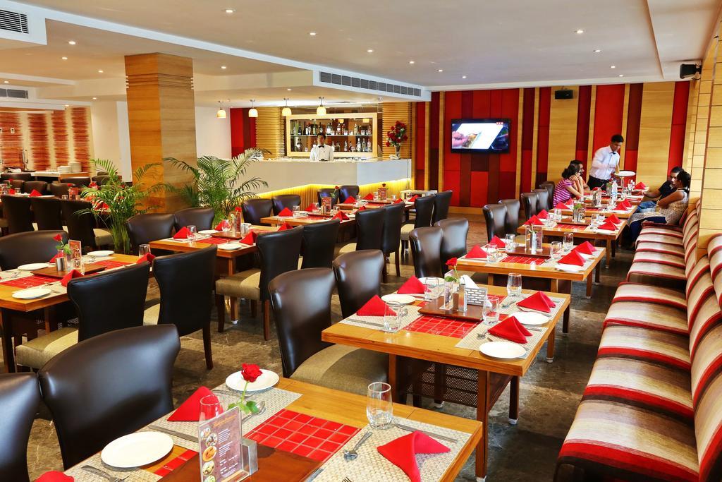 Hotel Sunbeam Premium Zirakpur Exterior foto