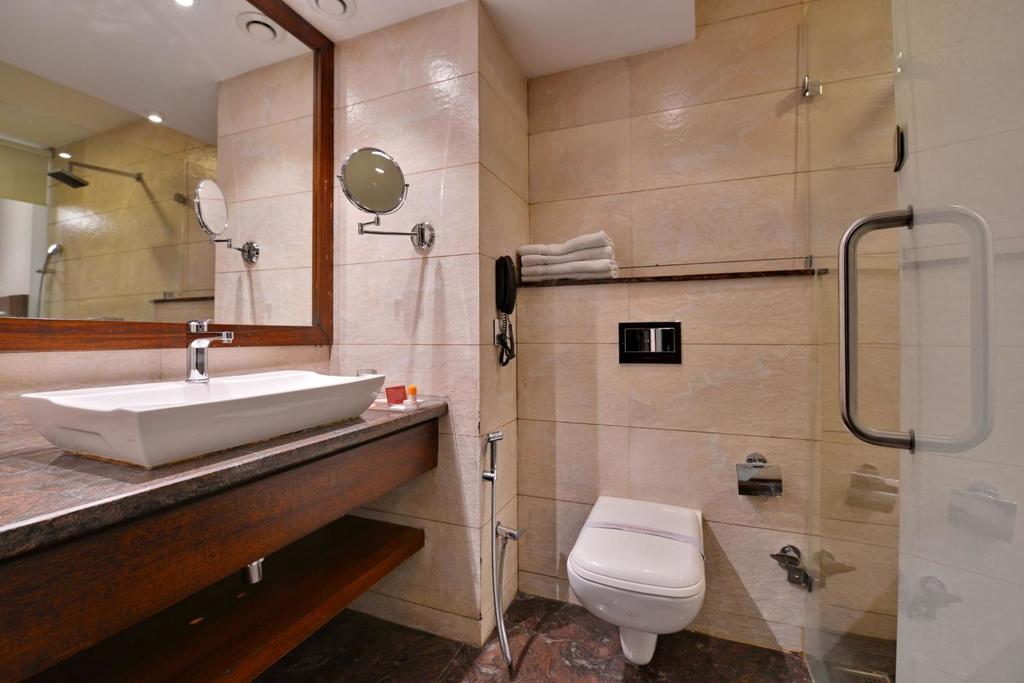 Hotel Sunbeam Premium Zirakpur Exterior foto