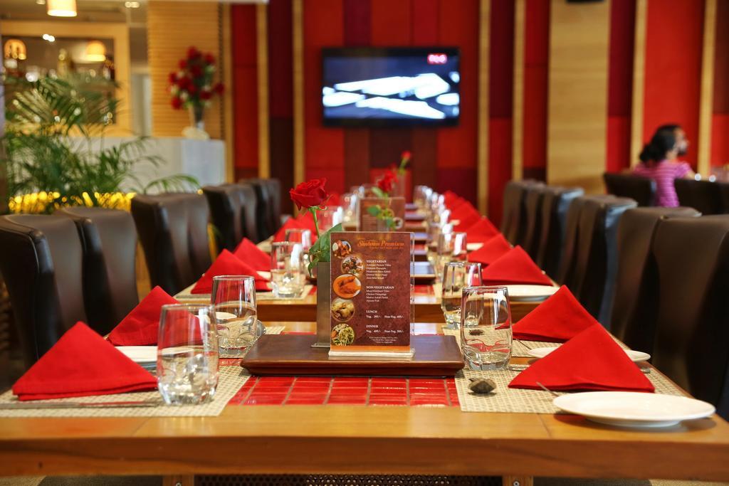 Hotel Sunbeam Premium Zirakpur Exterior foto