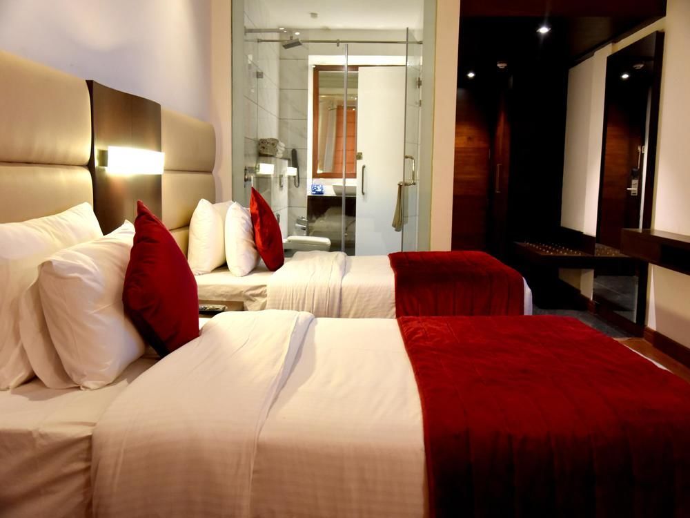Hotel Sunbeam Premium Zirakpur Exterior foto